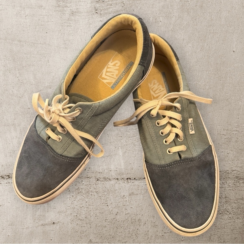 Vans old skool two toned blue 90’s grunge colorblock tie skate shoes size 11.5